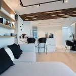 Aurora - Ultra Luxury Ocean Cliff Edge Retreat Arco da Calheta (Madeira)