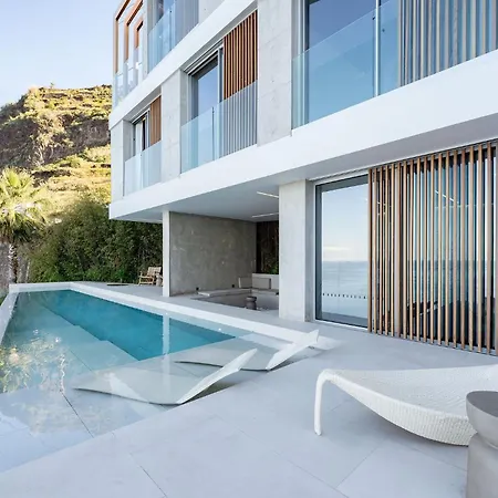 Aurora Iii - Ultra Luxury Ocean Cliff Edge Retreat