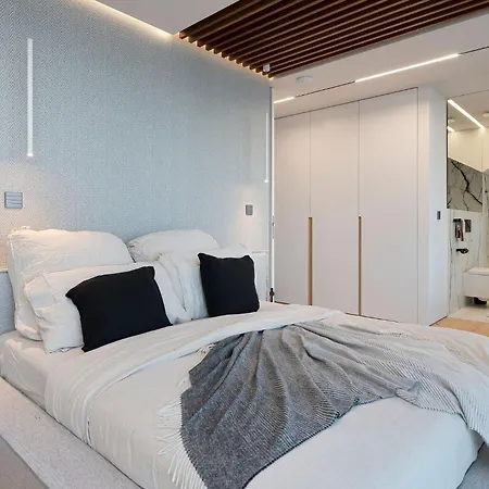 Aurora Iii - Ultra Luxury Ocean Cliff Edge Retreat