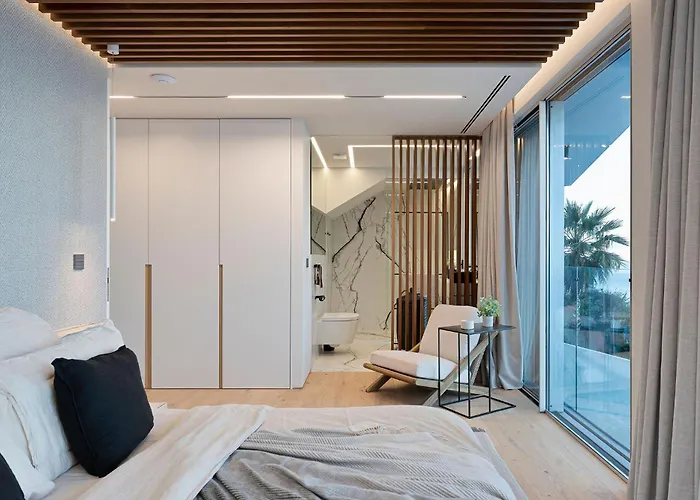 Villa Aurora - Ultra Luxury Ocean Cliff Edge Retreat